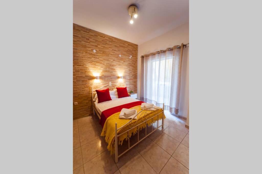Jenny'S Flat Near The Sea Apartment Galatas  ภายนอก รูปภาพ