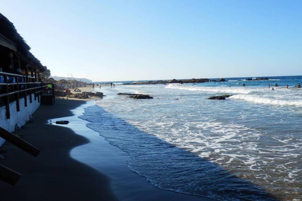 Jenny'S Flat Near The Sea Apartment Galatas  ภายนอก รูปภาพ