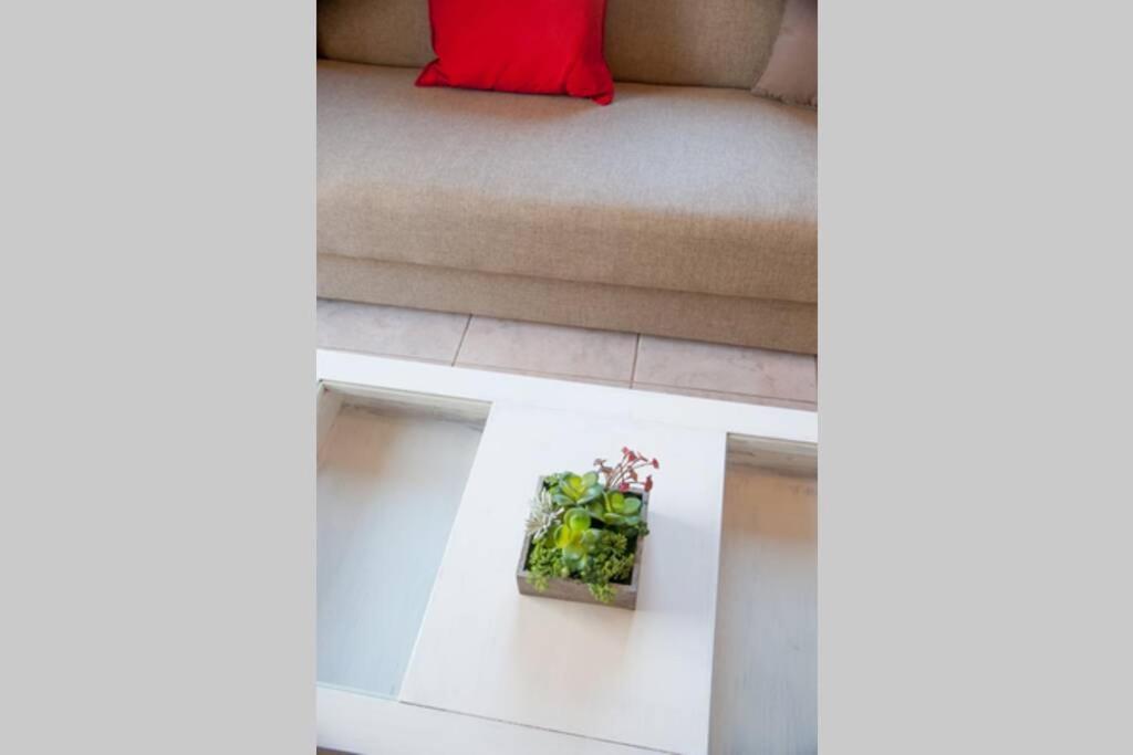 Jenny'S Flat Near The Sea Apartment Galatas  ภายนอก รูปภาพ