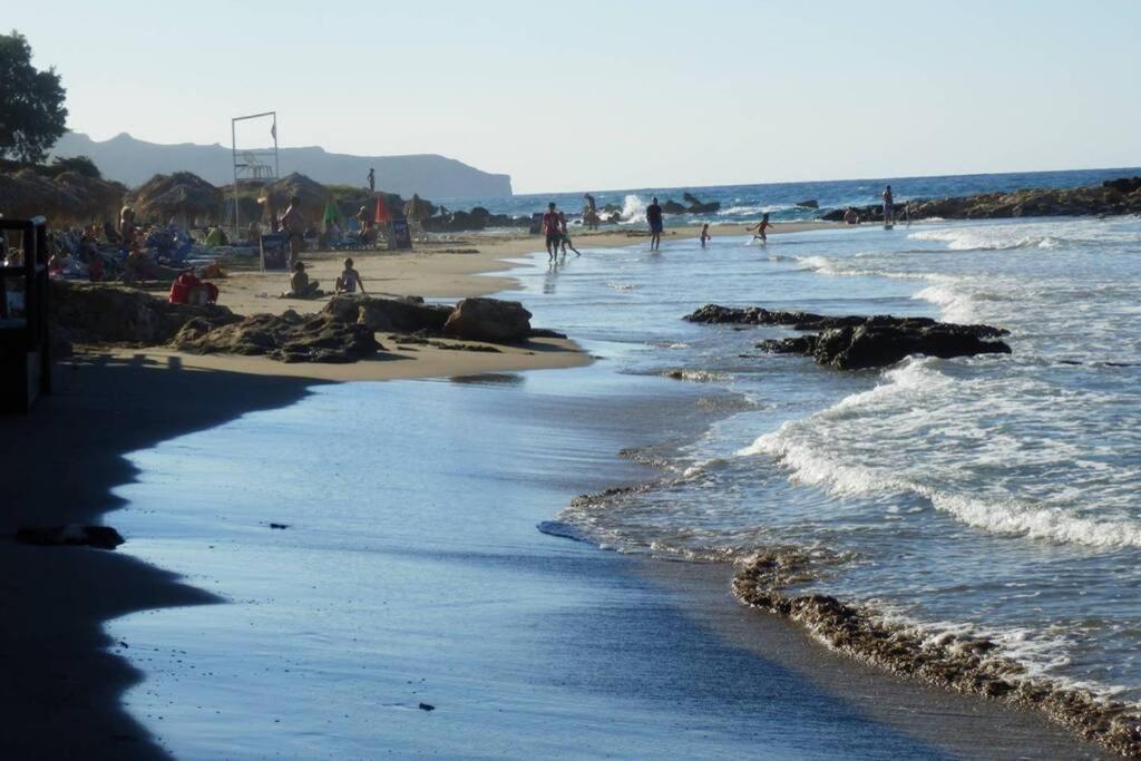 Jenny'S Flat Near The Sea Apartment Galatas  ภายนอก รูปภาพ